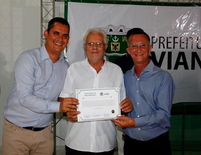 Moradores de Vila Bethânia recebem certificados da Regularização Fundiária