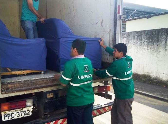 Papa-móveis faz recolhimento de utensílios em Marcílio de Noronha