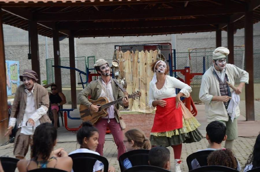 Praça de Vila Bethânia é palco para peça teatral