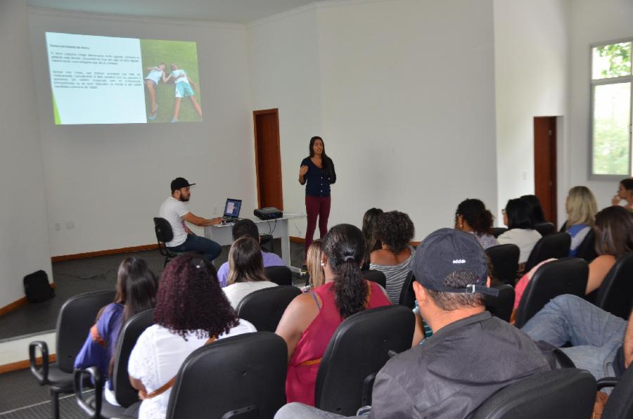 Educação Especial realiza formação para estagiários