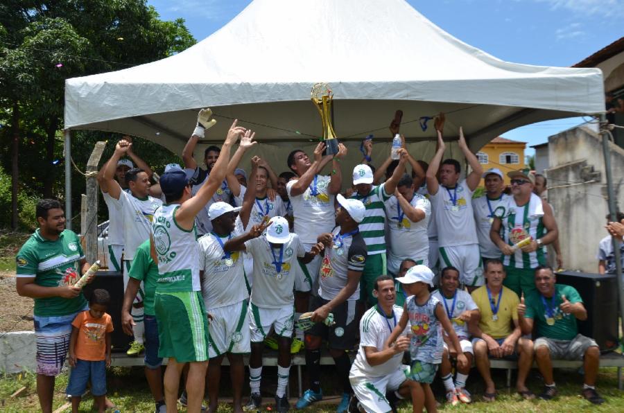 Campo do Aliança é palco do bicampeonato do Cosmos