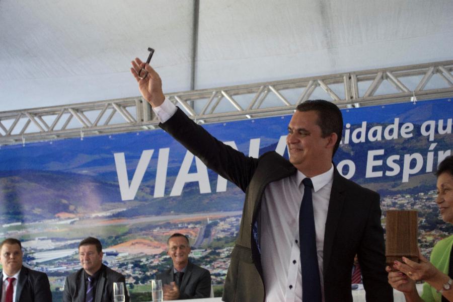 Gilson Daniel toma posse e assume segundo mandato em Viana