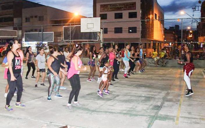 Muito agito ao som da zumba em Marcílio de Noronha