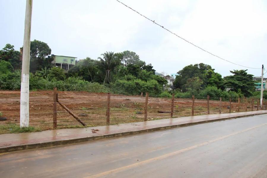 Prefeitura termina limpeza em ponto viciado de lixo em Marcílio de Noronha