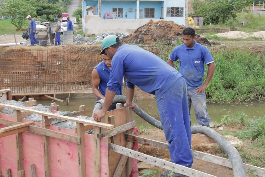 Ponte em Santo Agostinho recebe concretagem