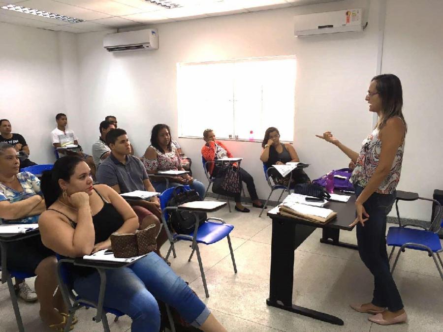 Idosos recebem orientações sobre pressão e diabetes em Canaã