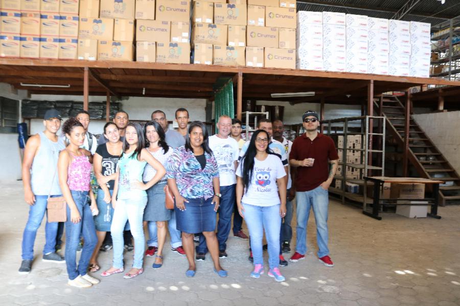 Alunos do curso de Almoxarifado participam de aula prática