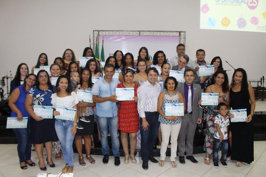 Formatura do Gerar e Oportunidades reúne cerca de 300 alunos do Polo Canaã