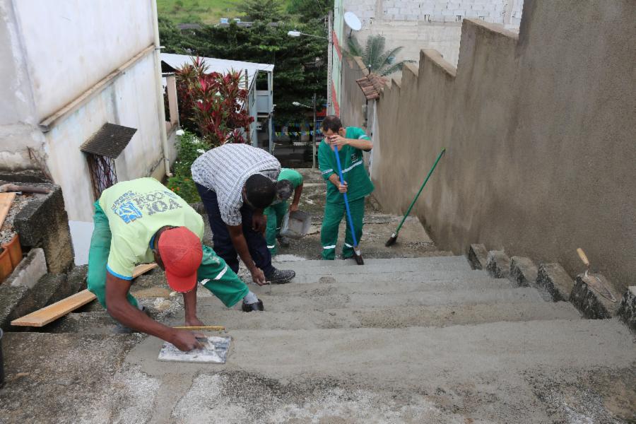 Começa revitalização de escadarias em Vila Bethânia