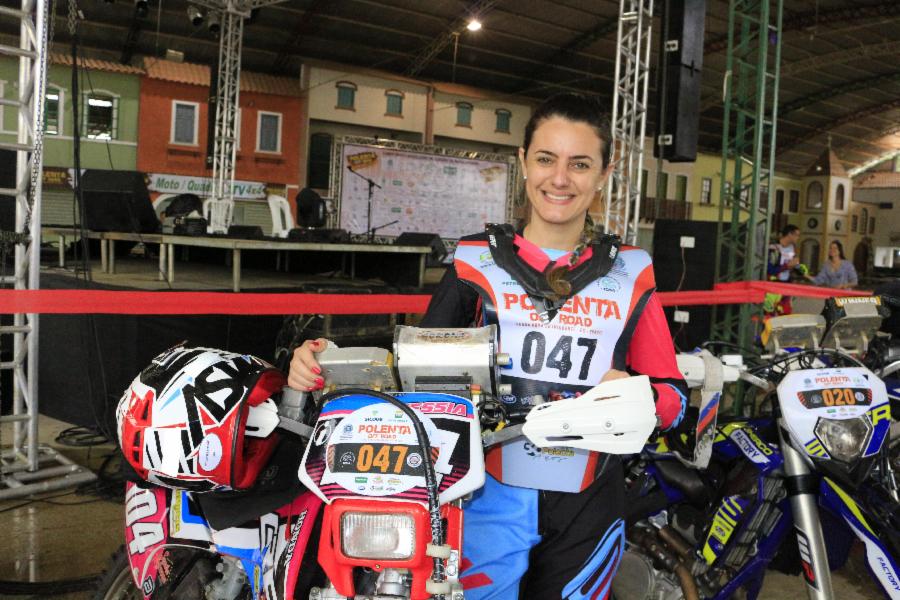 Ela domina a moto e busca o primeiro título nacional durante o Viana Adventure em julho