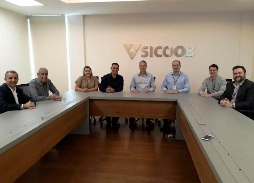 Viana propõe ao SICOOB criação de linha de microcrédito para empreendedores individuais