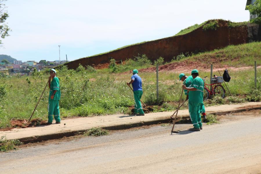 Serviços Urbanos leva limpeza para principal de Areinha