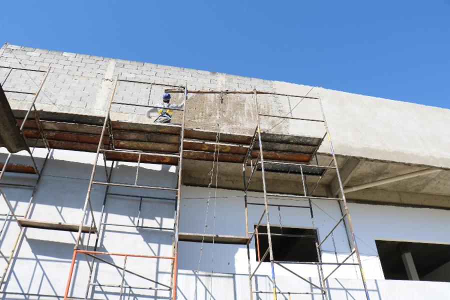 Construção do Poupa Tempo segue na fase de reboco