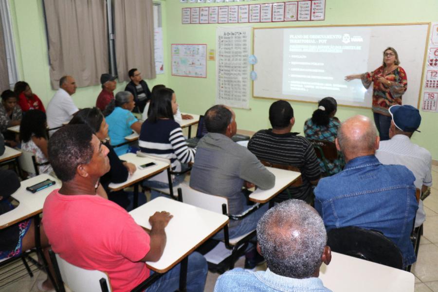 Plano de Ordenamento Territorial é apresentado para moradores de Araçatiba e Jucu