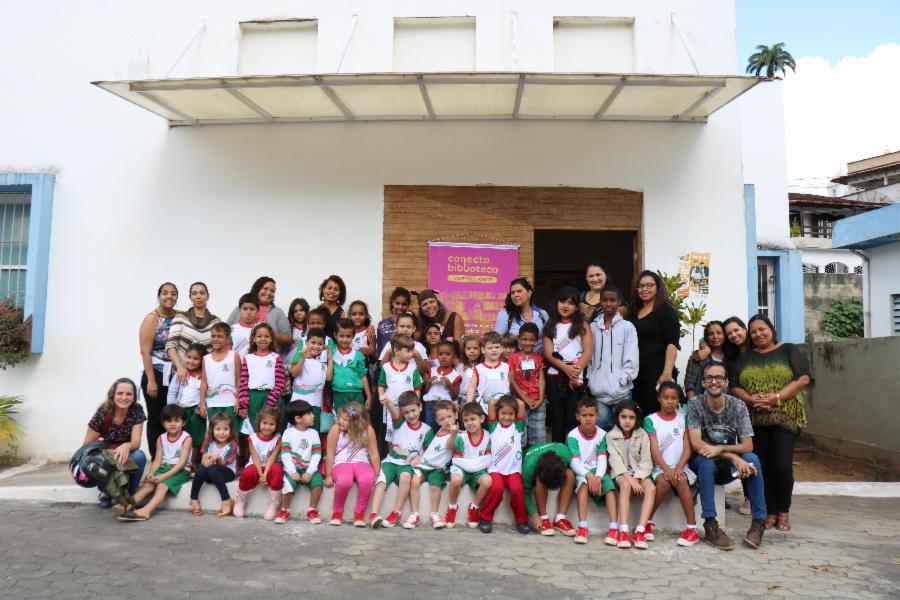 Alunos de escolas rurais visitam pontos turísticos de Viana