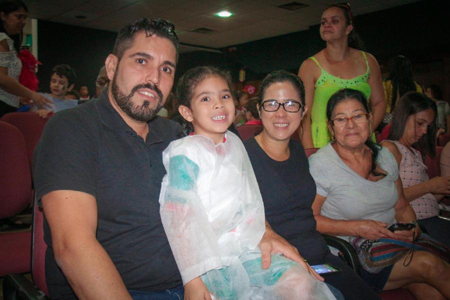 Festival de Teatro Escolar reúne famílias no Teatro Municipal