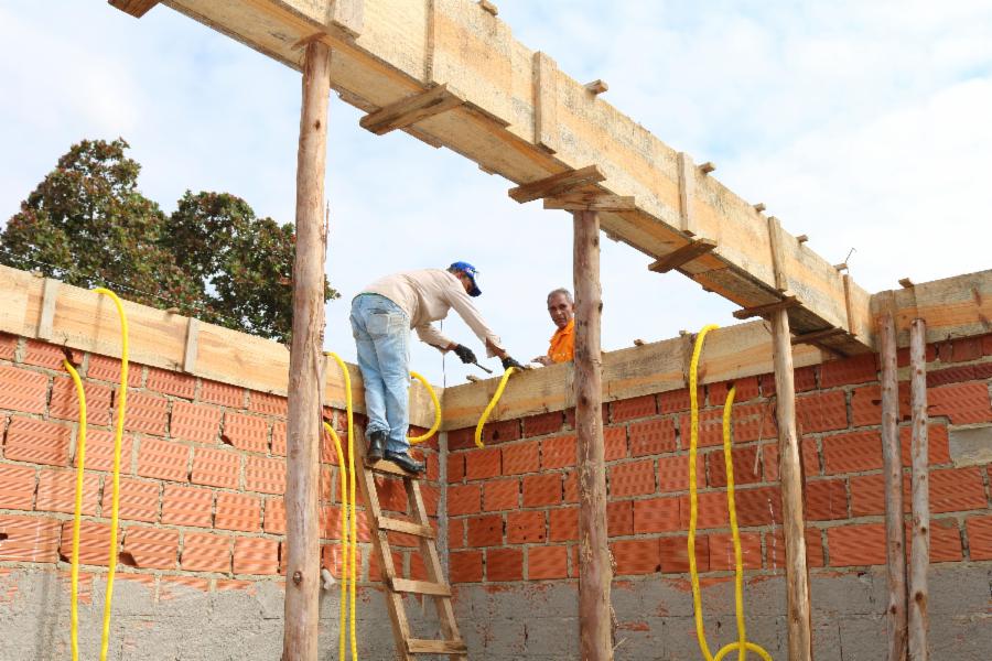 PMO: equipes preparam construção da US de Nova Bethânia para receber laje