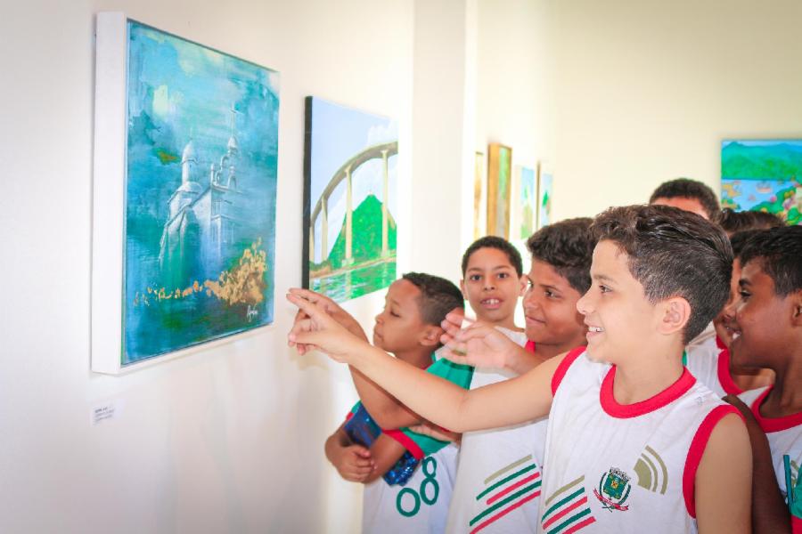 Espírito Santo é tema de aula para alunos durante visita à Exposição 'Paisagens e Iconografias Capixabas'