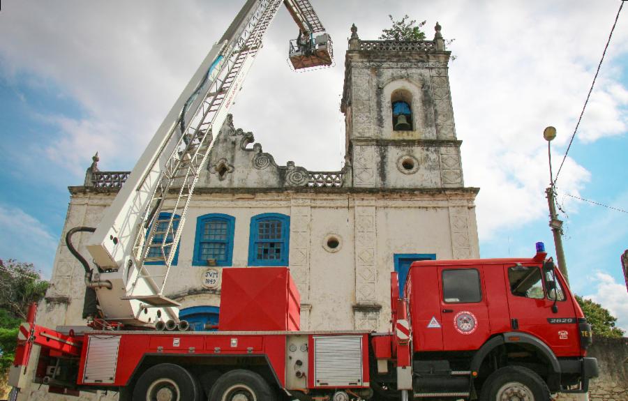 Torre de patrimônio histórico do ES recebe manutenção