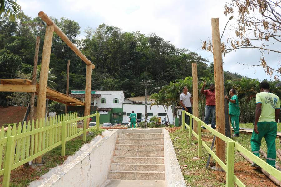 Escadaria de Viana Sede recebe intervenções do Bairro de Todas as Cores