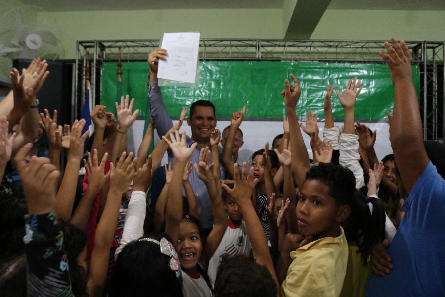 PMO: Ordem de Serviço para melhorias em escola de Soteco é assinada