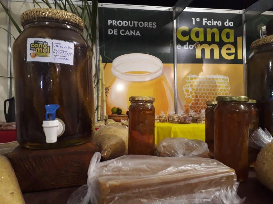 Feira da Cana e do Mel apresenta as variedades de uso do mel