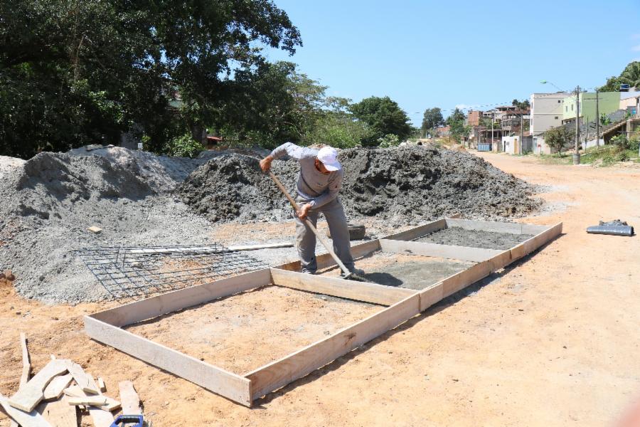 Caixas fluviais do Parque Linear de Vila Bethânia são construídas