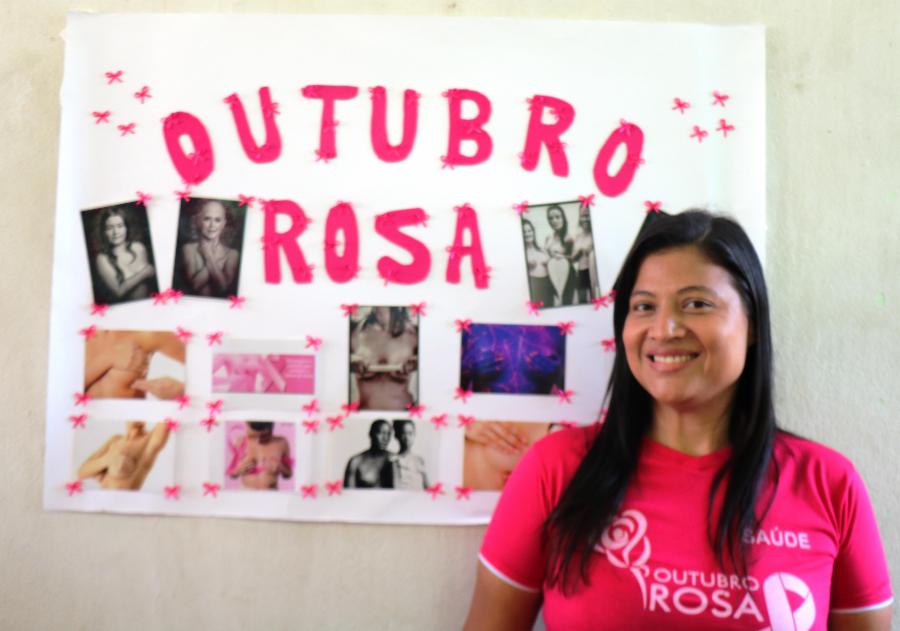 Outubro Rosa: moradoras de Jucu participam de palestra sobre prevenção