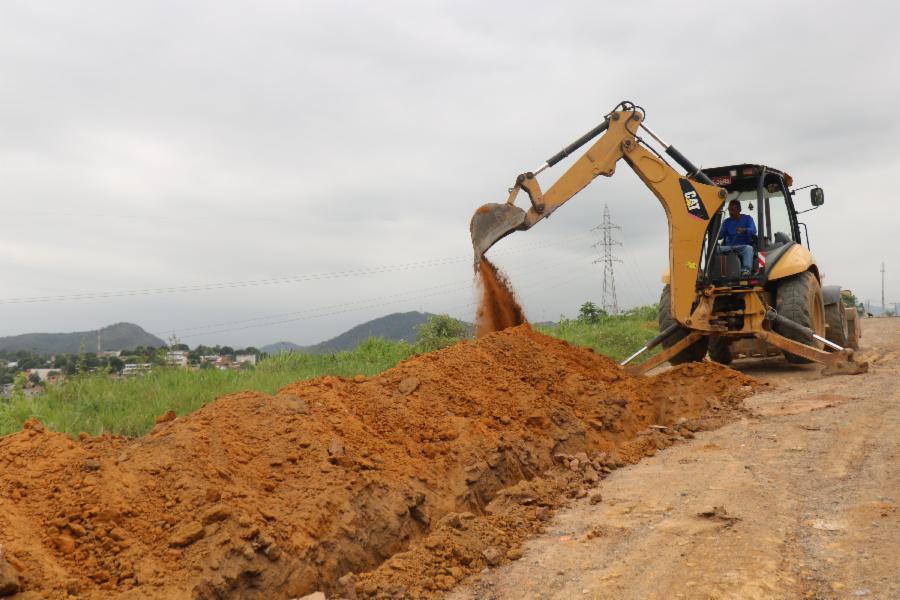 Seguem obras de drenagem em Arlindo Villaschi