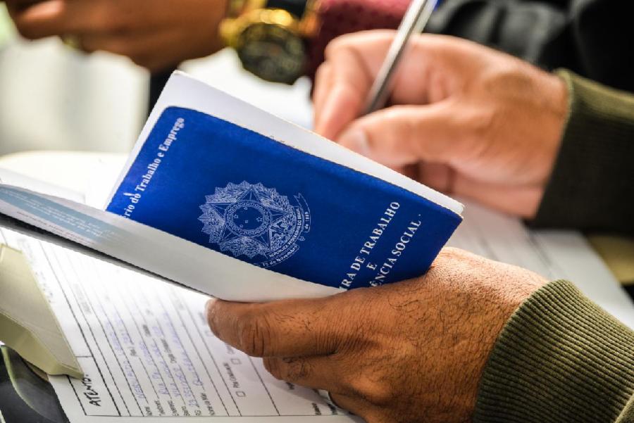 Agência de Empregos começa semana com vagas para psicólogo, saladeira e outras áreas