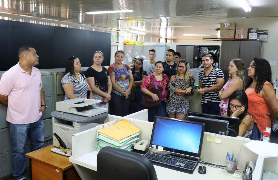 Alunos do Gerar têm aula prática durante visita técnica ao RH da Prefeitura de Viana