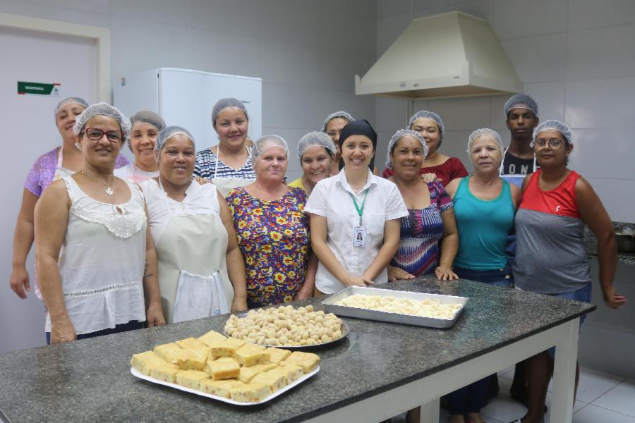 Turma do Gerar coloca a mão na massa para aprender a fazer pães e biscoitos