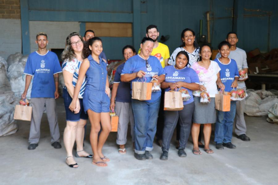 Associados da Ascamavi são homenageados pela equipe da Secretaria de Meio Ambiente