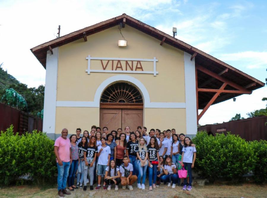 Estudantes de Guarapari visitam Estação Ferroviária de Viana