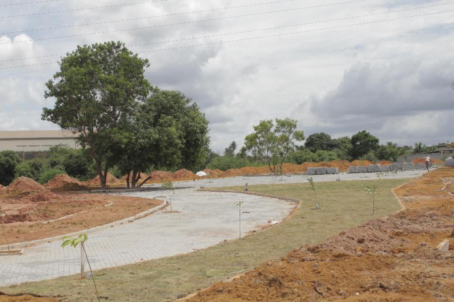 Obra no Parque Linear de Campo Verde segue na fase de pavimentação