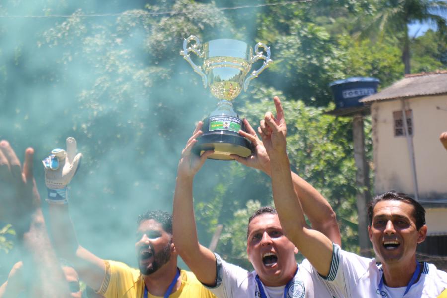 Cosmos conquista campeonato de Veteranos