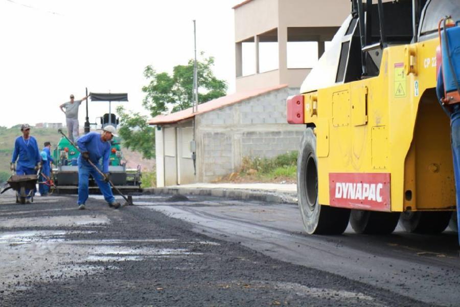 Rua Pernambuco recebe pavimentação asfáltica