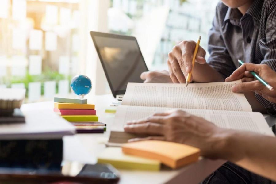 Inscrições para bolsas de estudo terminam nesta terça-feira (26)