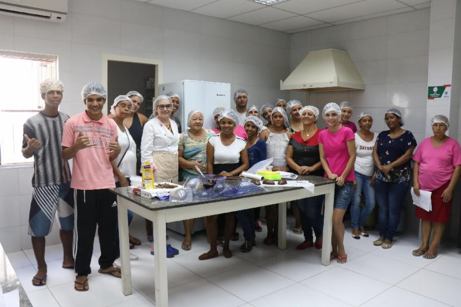 Começam aulas do curso de Ovos de Páscoa