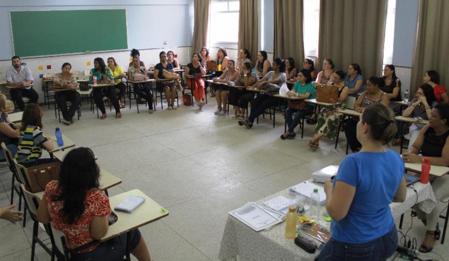 Professores da Educação Infantil participam de formação