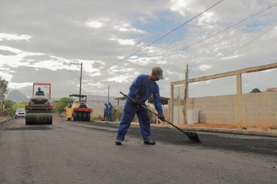 Rua Nossa Senhora de Fátima, em Arlindo Villaschi, é pavimentada