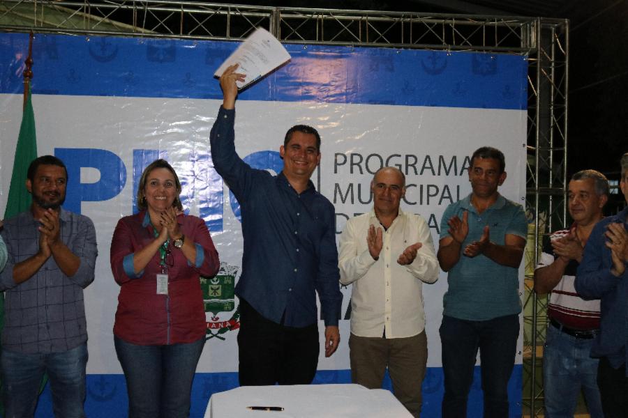 Assinada Ordem de Serviço para pavimentação de trecho da Avenida Guarapari