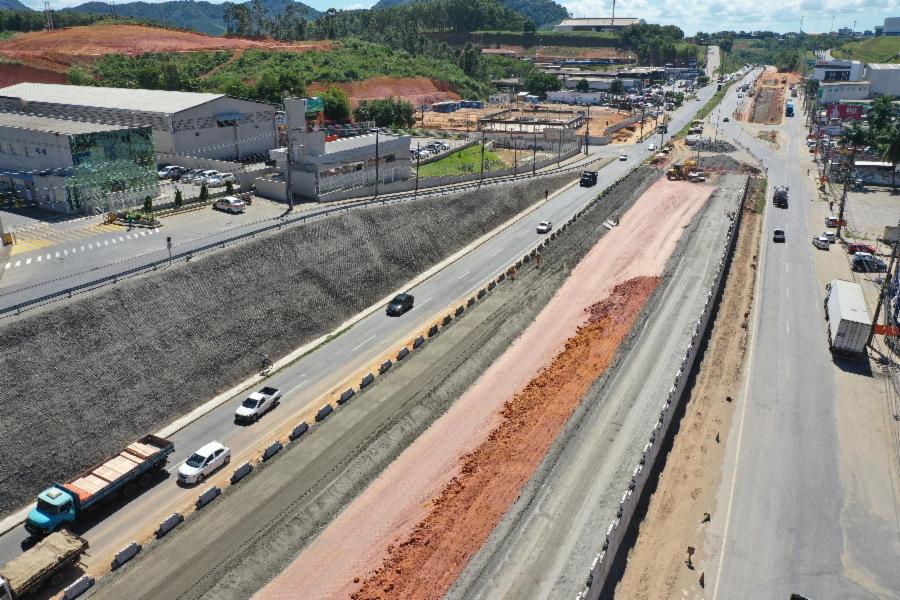 Prefeitura e Comissão de Infraestrutura da Assembleia fazem vistoria em obras da ECO 101 em Viana