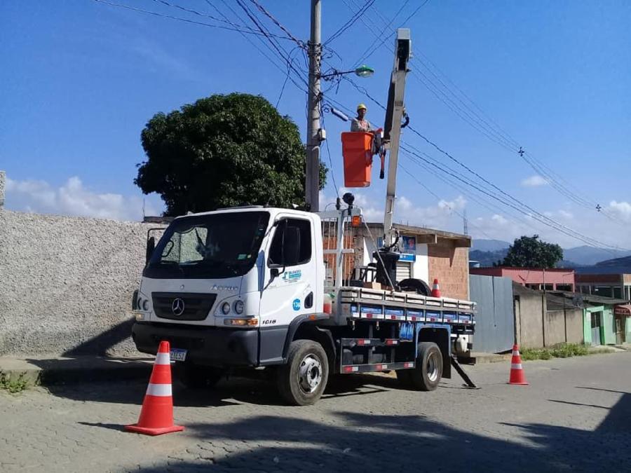 Ruas do bairro Soteco recebem nova iluminação