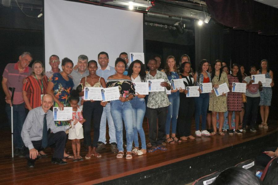 Participantes das oficinas do Acessuas Trabalho recebem certificados