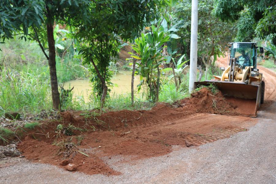 Estradas rurais de Viana recebem melhorias