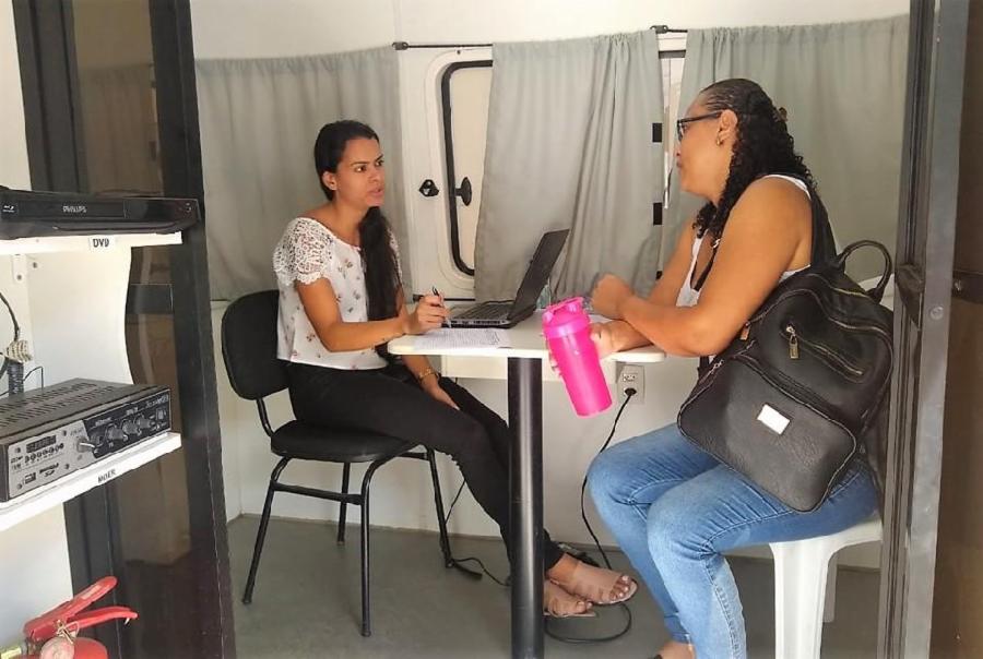 Equipe do Centro do Empreendedor orienta alunos do Gerar sobre empreendedorismo