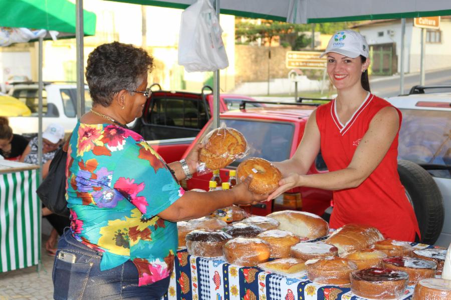 Delícias caseiras na Feira do Produtor Rural de Viana