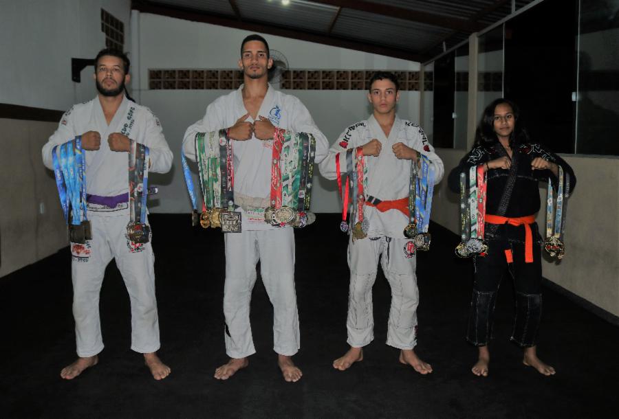 Vianenses são premiados em competições internacionais de jiu-jitsu