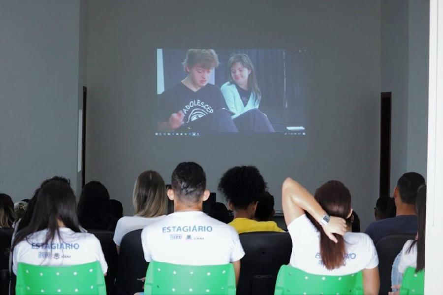 Tecnologia Assistiva é tema de palestra para estagiários da Educação Especial